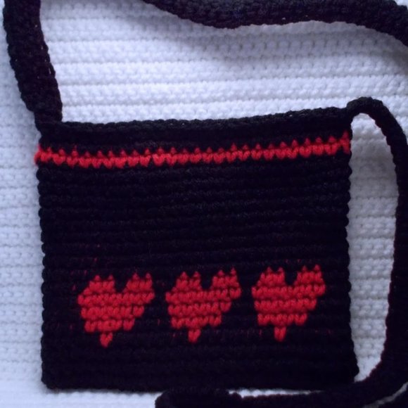 Crochet Tapestry Bag - Hearts - Picture 1 of 4